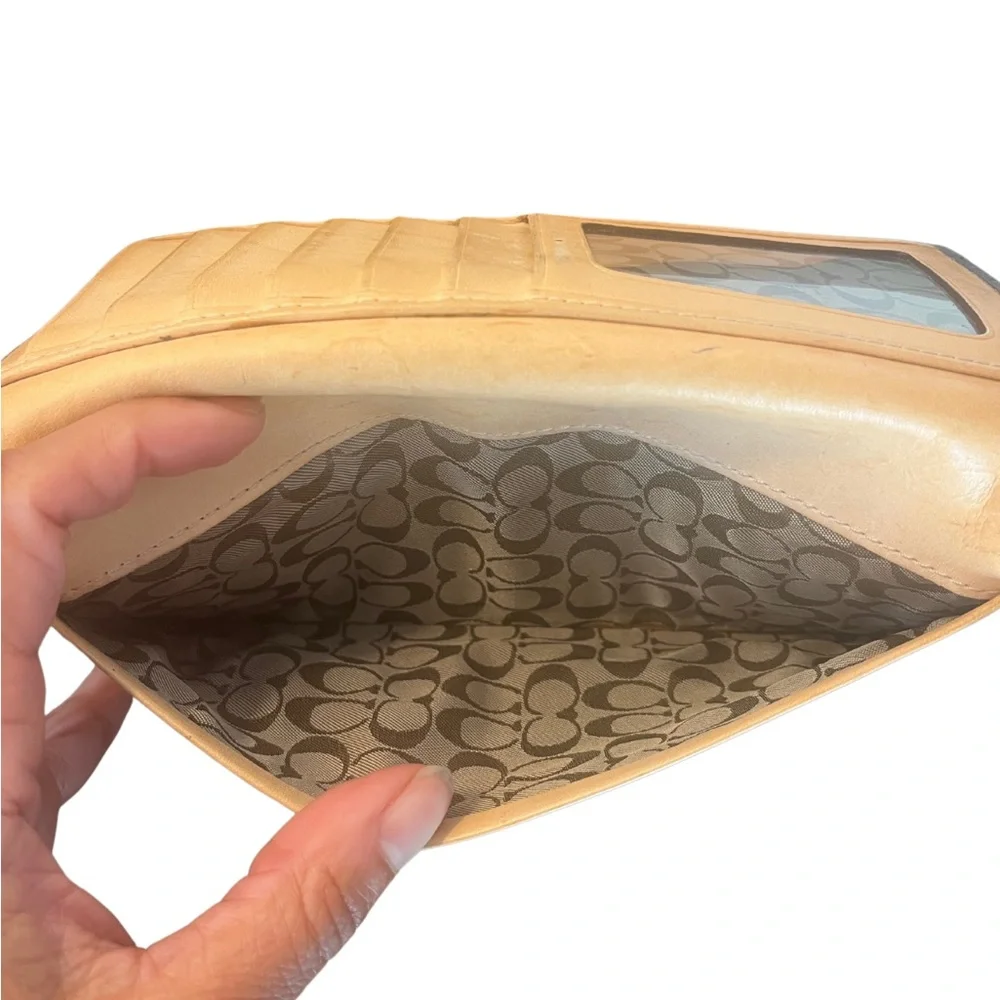 Coach SoHo Brown Trifold Wallet - Picture 12 of 14